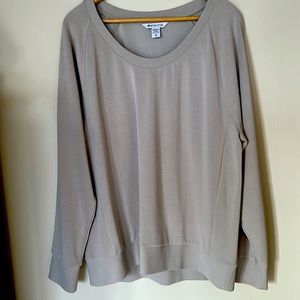 Super soft Athleta crewneck